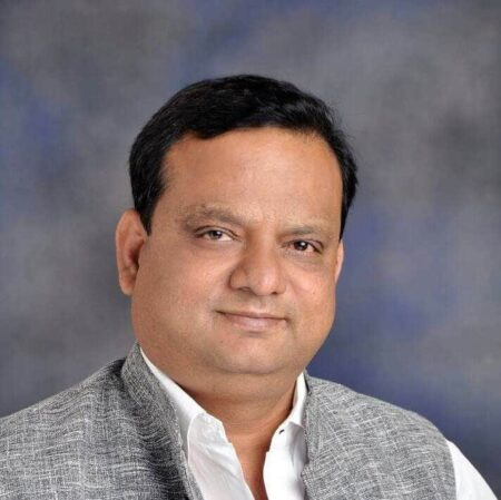 मेडिकल इमर्जेंसी के दौरान अपने कर्मचारियों को काम से निकालने के लिए श्रीनारायणा अस्पताल पर तुरंत हो एफआईआर – संजीव अग्रवाल
