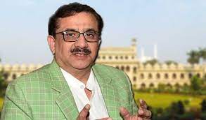 शिया वक्फ बोर्ड के पूर्व चेयरमैन वसीम रिजवी पर लखनऊ में हमला, गाड़ी पर हुई पत्थरबाजी शिया वक्फ बोर्ड के पूर्व चेयरमैन वसीम रिजवी पर लखनऊ में हमला, गाड़ी पर हुई पत्थरबाजी