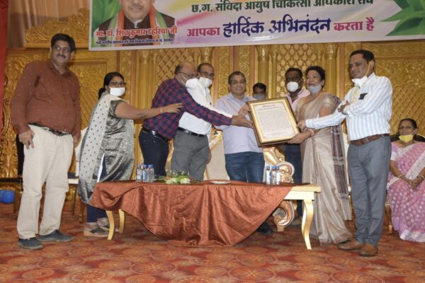 चिकित्सकों के प्रति दिल में सदैव सम्मान : मंत्री डॉ. डहरिया