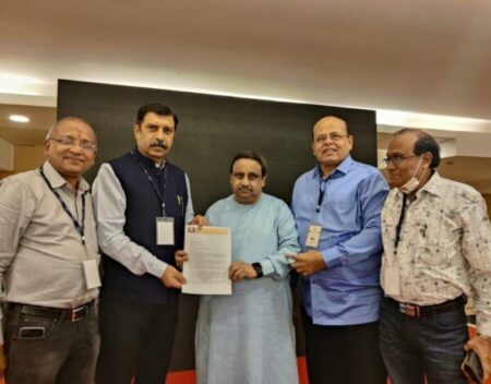 GST-आयकर में विसंगतियों को दूर करने छत्तीसगढ़ CAIT ने राष्ट्रीय कार्यकारिणी की बैठक में राष्ट्रीय महामंत्री खंडेलवाल को सौंपा ज्ञापन