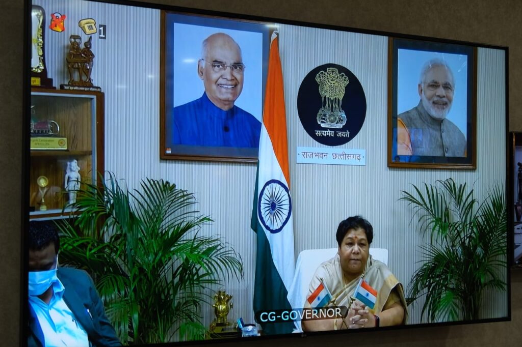 शिक्षक ज्ञान देने के साथ विद्यार्थियों में अच्छे नागरिक के गुण भी विकसित करते हैं : राज्यपाल अनुसुईया उइके