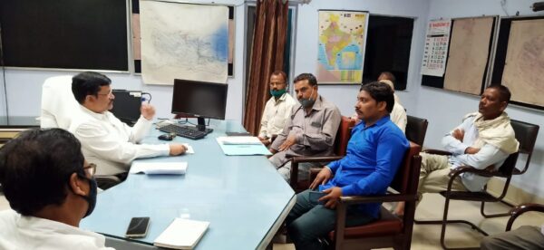 फसल मुआवजा प्रकरण : एसईसीएल ने मांगा दस दिनों का समय, माकपा-किसान सभा ने कहा — हर दूसरे दिन होगा सीएमडी का पुतला दहन फसल मुआवजा प्रकरण : एसईसीएल ने मांगा दस दिनों का समय, माकपा-किसान सभा ने कहा -- हर दूसरे दिन होगा सीएमडी का पुतला दहन