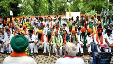 कृषि कानूनों पर ‘मंत्री’ ने मानी नाकामी, ‘किसान संसद’ में कर दी इस्तीफ़े की पेशकश!