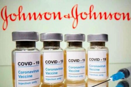 जॉनसन एंड जॉनसन (Johnson and Johnson) कंपनी की सिंगल डोज वैक्सीन (Single Dose Vaccine) को भारत में इमरजेंसी इस्तेमाल की मिली मंजूरी