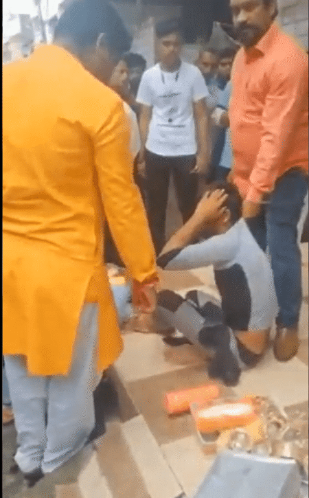 इंदौर में चूड़ी बेचने वाले की पिटाई, हमलावरों ने कहा – मुसलमान है, हिंदू क्षेत्र में मत आना!