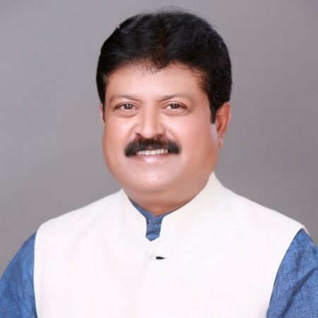 एक ख़ानदान की चापलूसी और भटैती के चलते समूची कांग्रेस का राजनीतिक अधोपतन हो चला है – संजय श्रीवास्तव